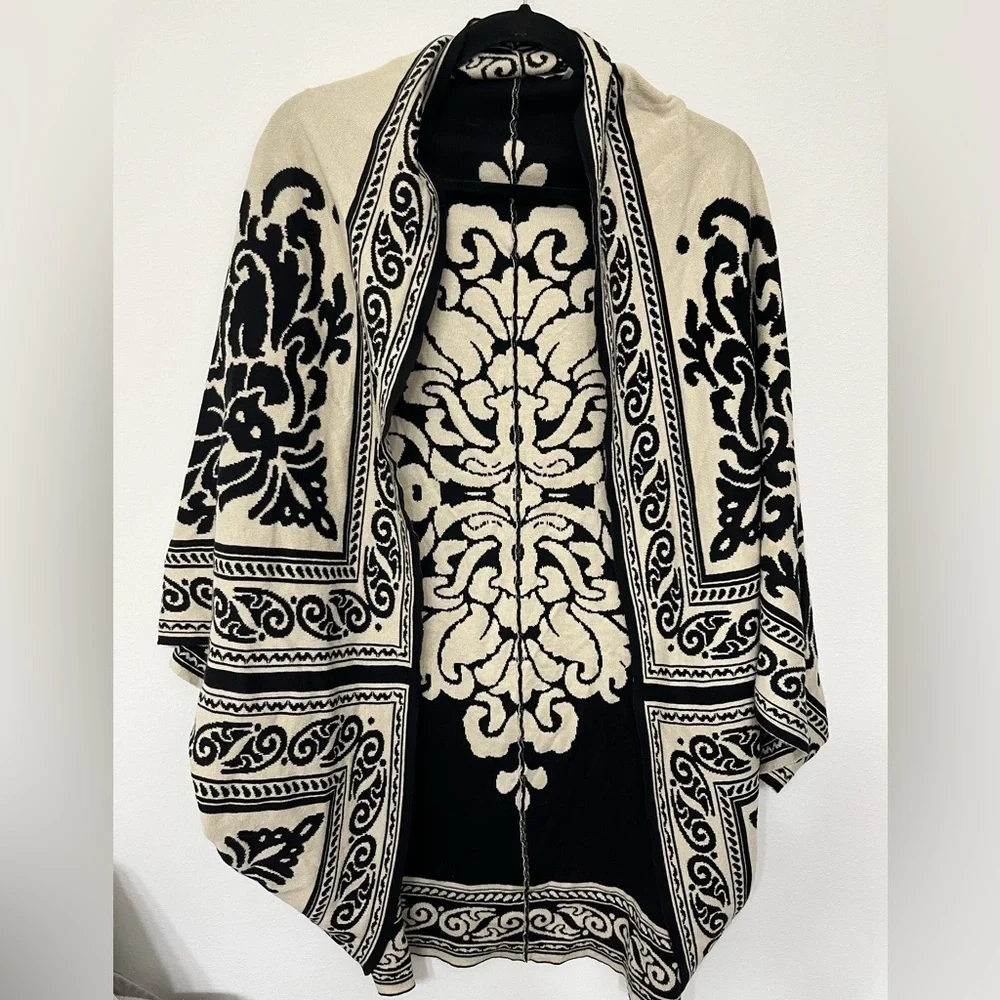 Soft Surroundings Black and Cream Sweater - Picture 1 of 4